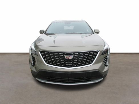 Used 2020 Cadillac XT4 Premium Luxury w/ Cold Weather Package image 8