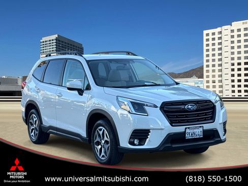 Used 2024 Subaru Forester Premium AWD/4WD image 1