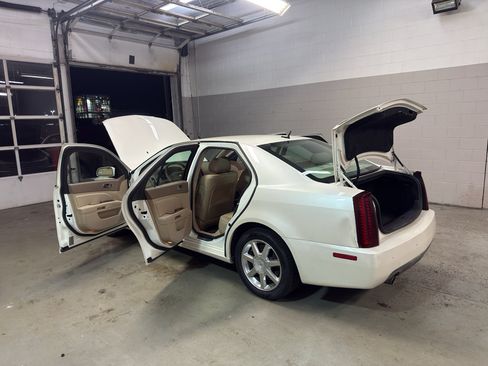Used 2007 Cadillac STS w/ Preferred Equipment Group AWD/4WD image 12