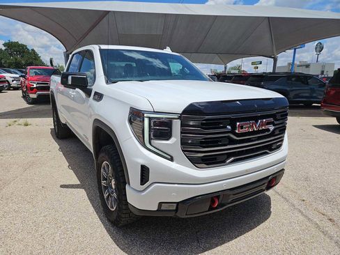 Used 2025 GMC Sierra 1500 AT4 AWD/4WD image 2