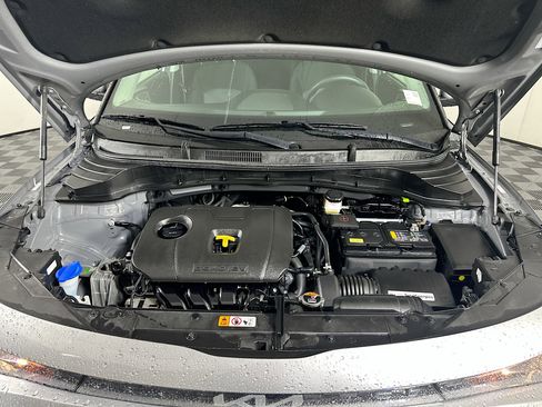 Used 2025 Kia Soul LX w/ LX Technology Package FWD image 30