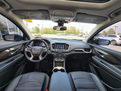 Used 2024 GMC Terrain Denali w/ Denali Premium Package AWD/4WD image 20