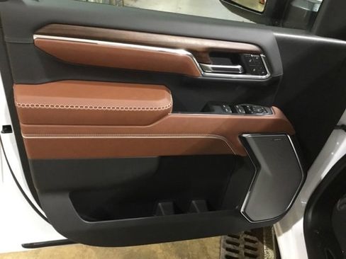 New 2024 GMC Sierra 2500 Denali Ultimate image 56