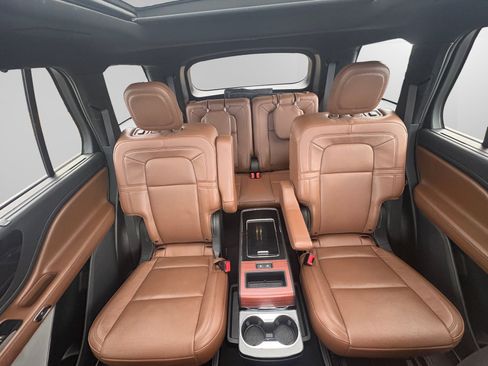 Certified 2021 Lincoln Aviator Reserve w/ Equipment Group 202A image 13