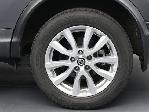 Used 2020 Nissan Rogue Sport SV FWD image 19