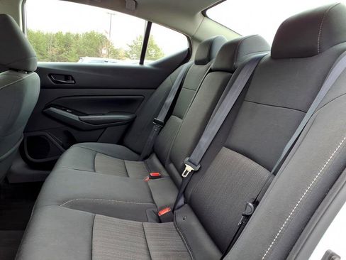 Used 2023 Nissan Altima 2.5 SV w/ SV Premium Package image 12