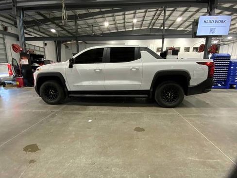 Used 2024 Chevrolet Silverado EV W/T image 3