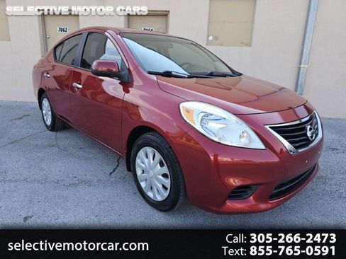 Used 2013 Nissan Versa SV FWD image 1