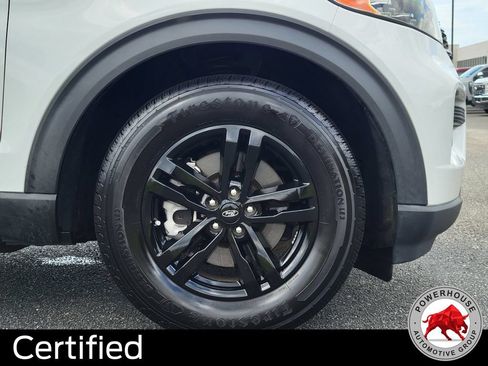 Certified 2022 Ford Explorer XLT RWD image 11