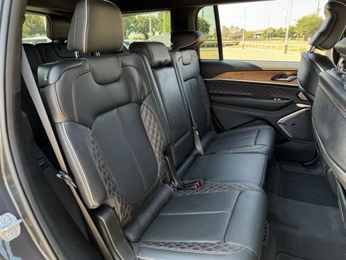 Used 2022 Jeep Grand Cherokee L Summit AWD/4WD image 33