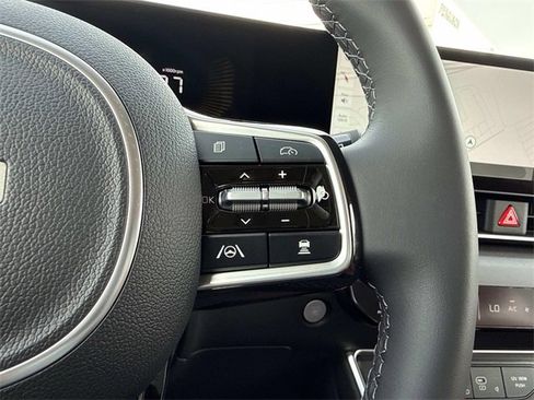 New 2026 Kia Carnival EX image 25