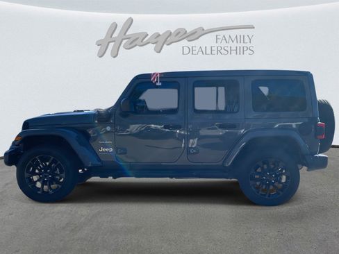 Used 2023 Jeep Wrangler Sahara w/ Cold Weather Group image 8