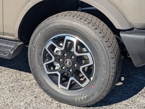 New 2025 Ford Bronco Outer Banks AWD/4WD image 10