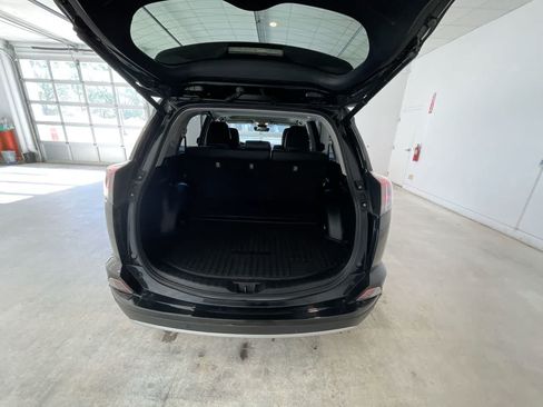 Used 2018 Toyota RAV4 Limited AWD/4WD image 24