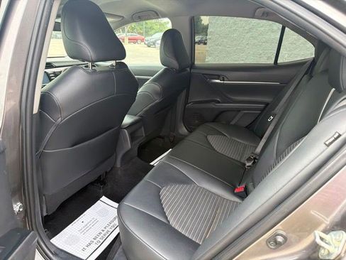 Used 2020 Toyota Camry SE w/ Carpet Mat Package FWD image 15