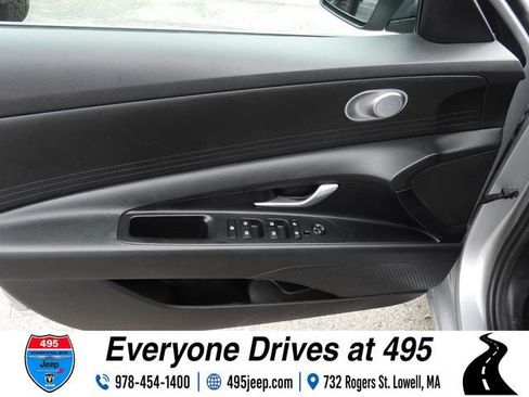 Used 2023 Hyundai Elantra SEL FWD image 15
