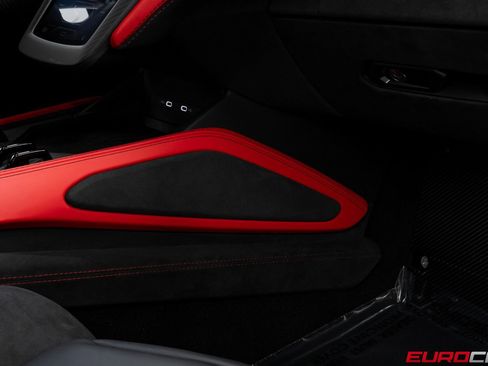 Used 2025 Lamborghini Revuelto image 38