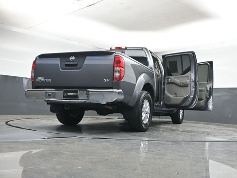 Used 2018 Nissan Frontier SV image 44