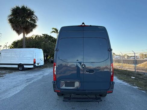 Used 2019 Mercedes-Benz Sprinter 144 image 3