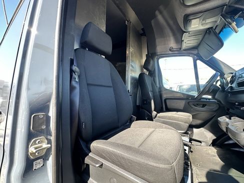 Used 2019 Mercedes-Benz Sprinter 144 Cargo image 12