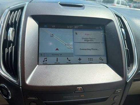 Used 2018 Ford Edge Titanium w/ Technology Package FWD image 17