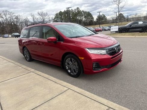 Certified 2026 Honda Odyssey Touring image 6