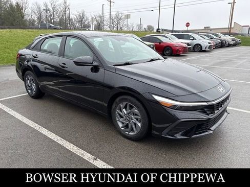 Used 2024 Hyundai Elantra SEL image 7