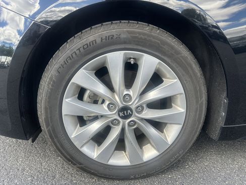 Used 2018 Kia Optima LX w/ 17" Alloy Wheels Package image 14