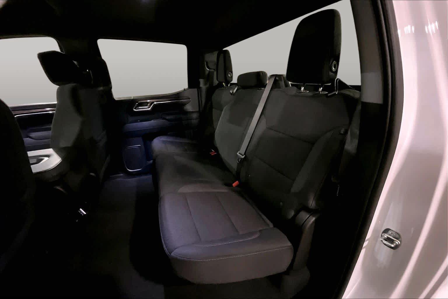Used 2023 Chevrolet Silverado 1500 LT AWD/4WD image 19