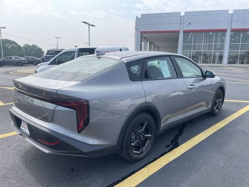 Used 2025 Kia K4 FWD image 34