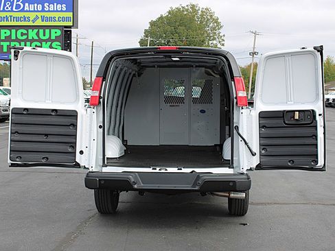 Used 2025 GMC Savana 2500 Extended w/ Driver Convenience Package image 2