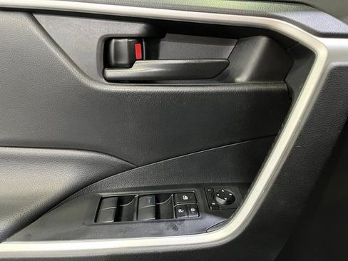Certified 2021 Toyota RAV4 LE AWD/4WD image 12
