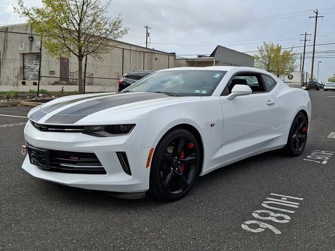 Used 2018 Chevrolet Camaro LT RWD image 3