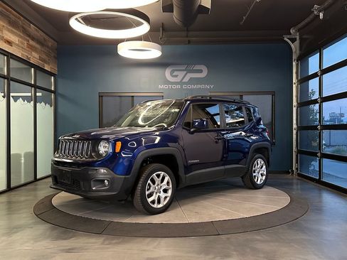 Used 2018 Jeep Renegade Latitude AWD/4WD image 7