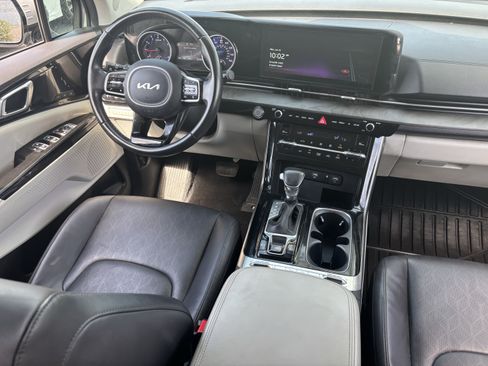 Used 2022 Kia Carnival SX FWD image 12