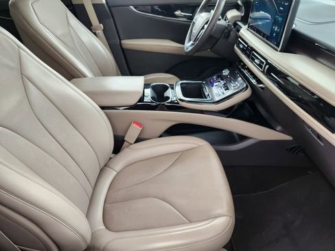 Used 2022 Lincoln Nautilus Reserve image 10