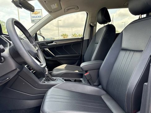 Used 2023 Volkswagen Tiguan SE FWD image 17