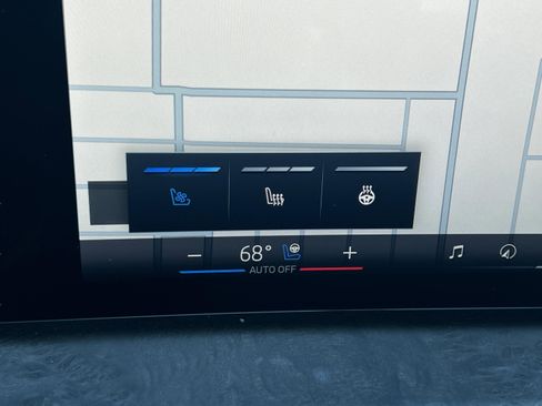 Used 2025 BMW X7 xDrive40i w/ Executive Package image 21