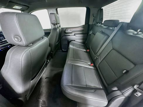 Used 2025 GMC Sierra 1500 SLT RWD image 27