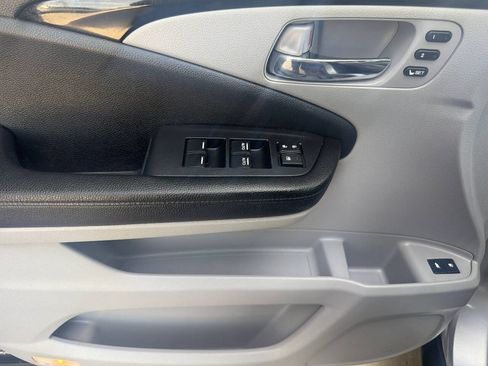 Used 2017 Honda Pilot Touring image 25