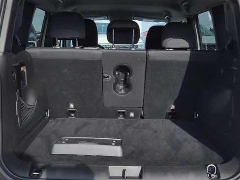 Used 2019 Jeep Renegade Latitude w/ Popular Equipment Group image 19