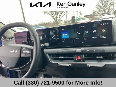 Used 2025 Kia K4 EX image 39