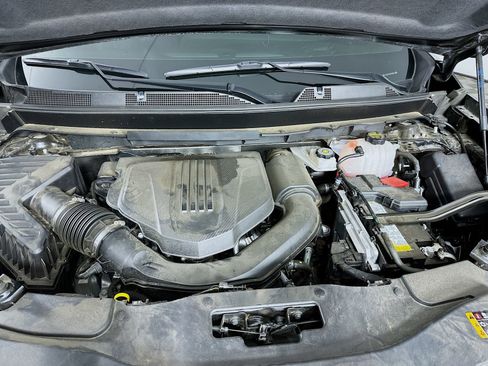 Used 2025 Chevrolet Traverse RS image 34