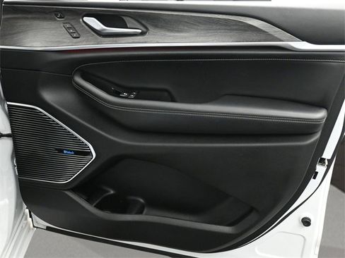 Used 2021 Jeep Grand Cherokee L Overland w/ Advanced Protech Group III image 22