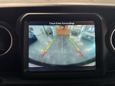 Used 2019 Jeep Wrangler Unlimited Sahara w/ Uconnect 4C Nav & Sound Group AWD/4WD image 34