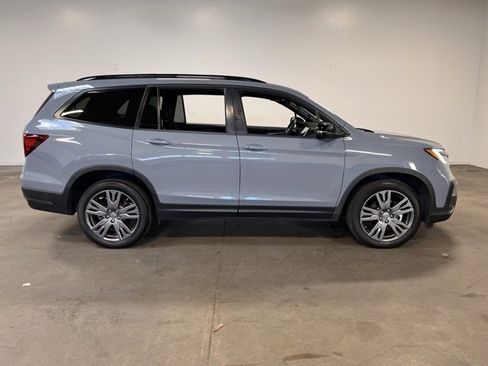 Used 2022 Honda Pilot Sport image 2