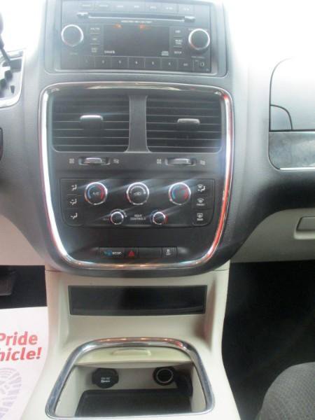 Used 2016 Dodge Grand Caravan SXT FWD image 10
