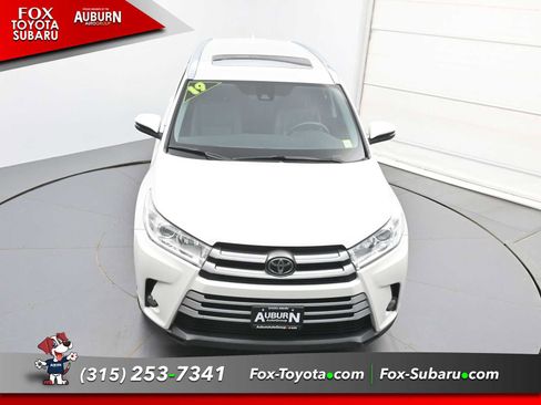 Used 2019 Toyota Highlander XLE AWD/4WD image 33