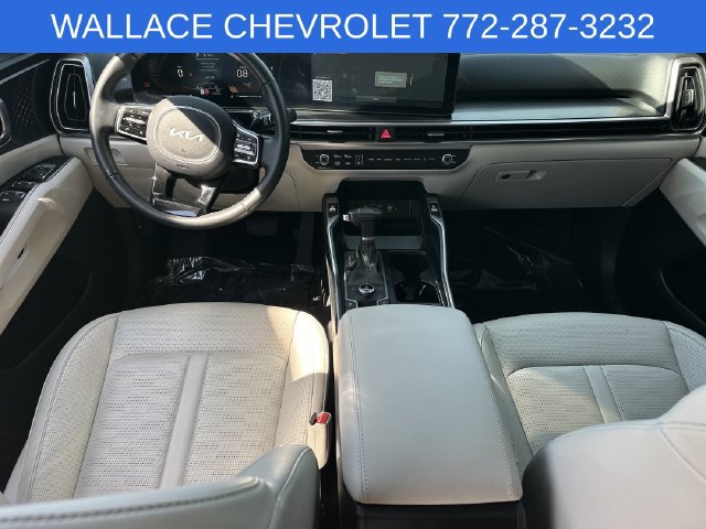 Used 2025 Kia Sorento EX w/ Panoramic Sunroof Package AWD/4WD image 16