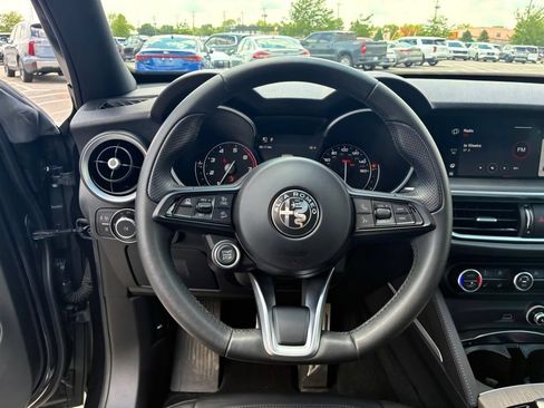 Used 2023 Alfa Romeo Stelvio Ti AWD/4WD image 23